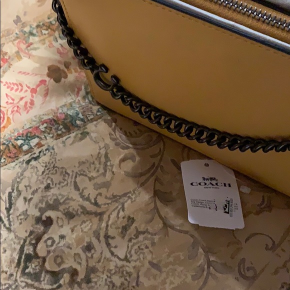 Coach crossbody -mustard -W’s Authentic - Picture 3 of 10